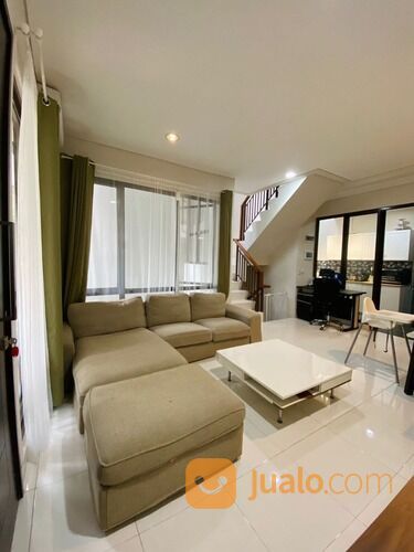 Rumah Lokasi Strategis di Cluster Whelford Greenwich Park