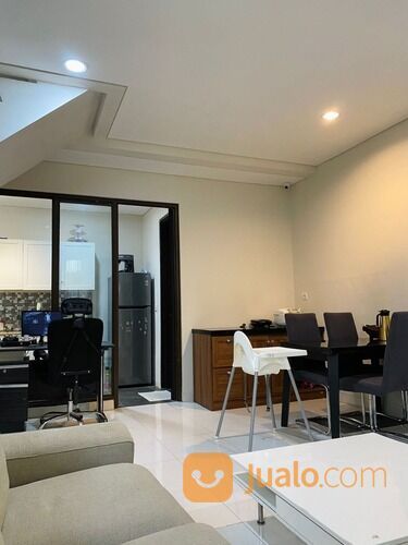 Rumah Lokasi Strategis di Cluster Whelford Greenwich Park