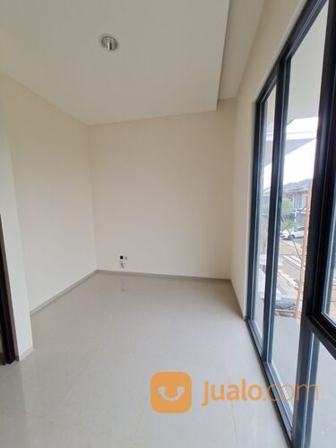 Rumah Baru Lokasi Strategis di Cluster Golden Park 2 Serpong