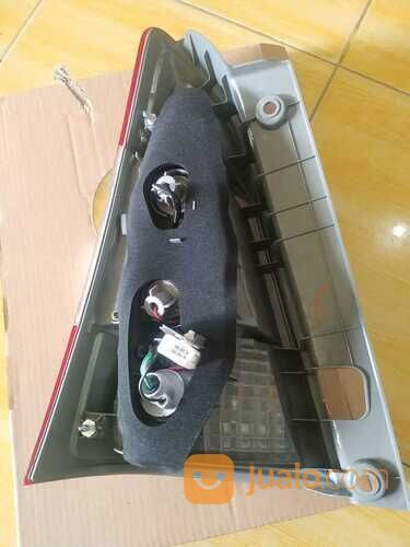 Lampu Stop belakang Toyota Inova barong tahun 2014 sebelah kanan