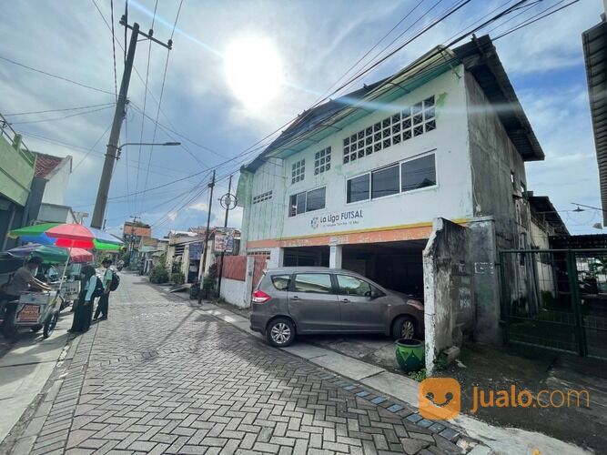 Lapangan Futsal di Petemon Simomulyo Jalan Tangkis Turi Bisa Untuk Pasif Income Bangunan Bagus Kokoh
