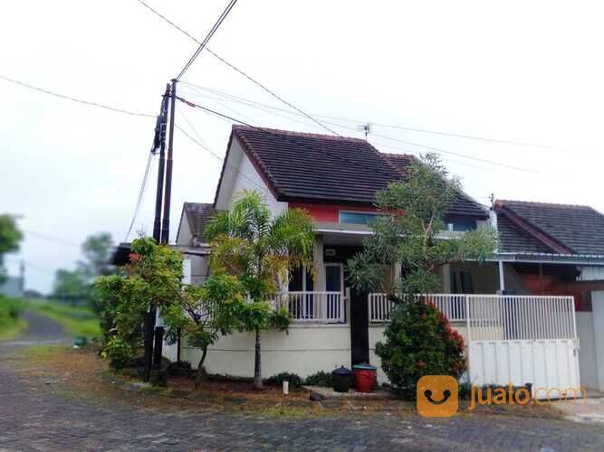 Rumah minimalis 1 lantai posisi hook di Villa Bukit Sengkaling Malang