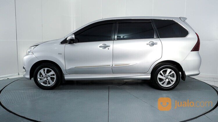 Toyota Avanza 1.3 Veloz AT 2015 Silver