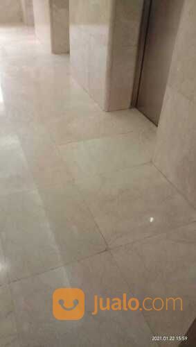 poles lantai marmer kantor