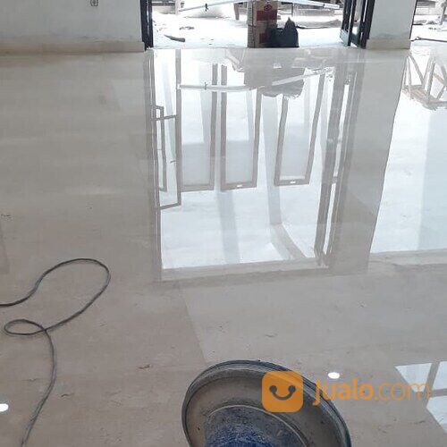 poles lantai marmer kantor