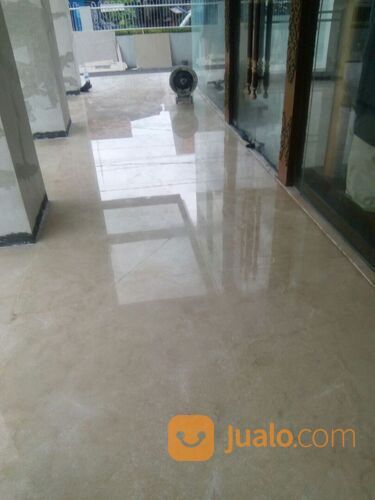 poles lantai marmer kantor