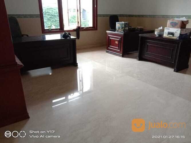 poles lantai marmer kantor