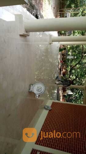 poles lantai marmer kantor