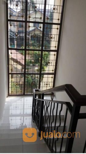 Rumah second di gardenia estate Ciputat