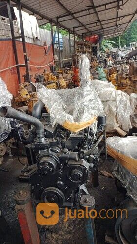 Mesin excavator PC 200