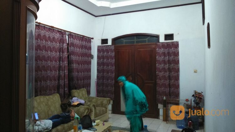 Rumah Murah Karawang Barat Lok jl Raya Cilamaya wetan Tanah Luas bisa tuk Usaha Ramai