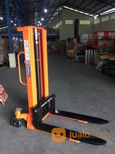 Hand Stacker 2 ton Solo manual / hand lift 2 ton Solo murah / stacker 2 ton murah di Solo