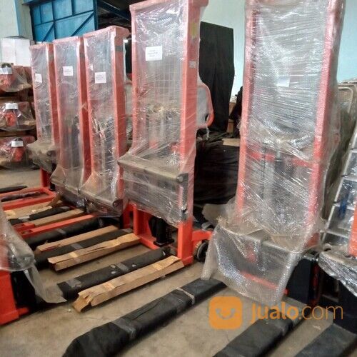 Hand Stacker 2 ton Solo manual / hand lift 2 ton Solo murah / stacker 2 ton murah di Solo