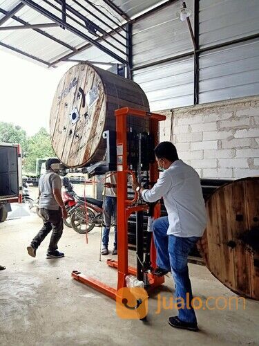 Hand Stacker 2 ton Solo manual / hand lift 2 ton Solo murah / stacker 2 ton murah di Solo