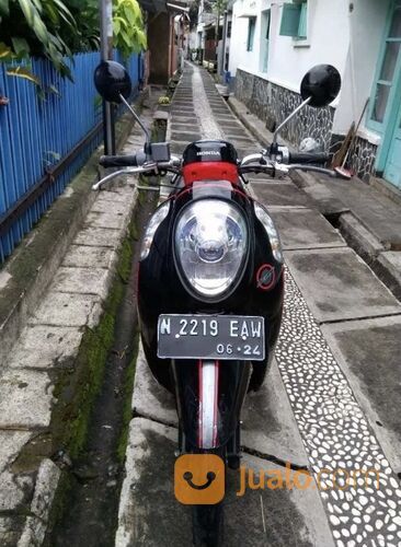 Motor honda scoopy tahun 2013
