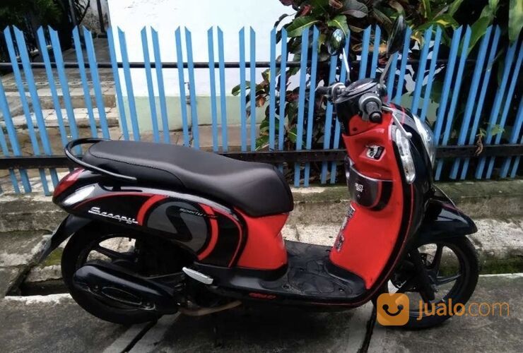 Motor honda scoopy tahun 2013