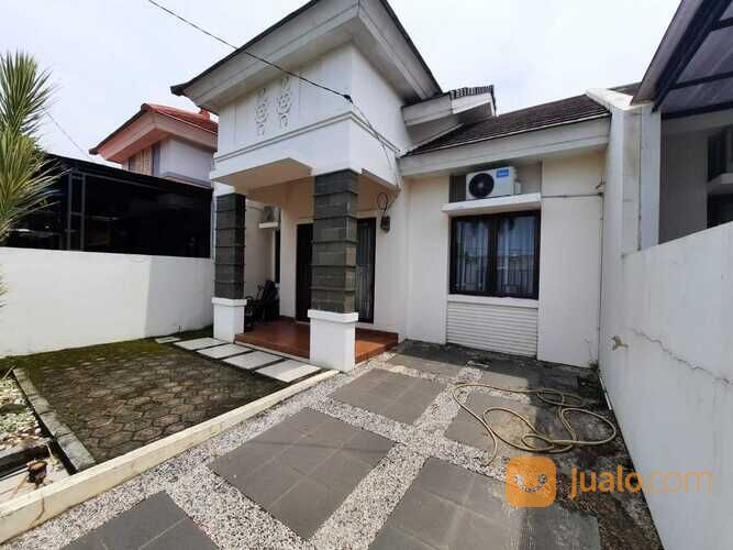 Rumah Cantik Di Cluster Aralia Harapan Indah, Bekasi.