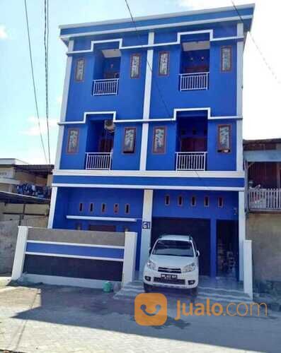 Rumah 3 lantai jl. Poros Dg. Tata lama.