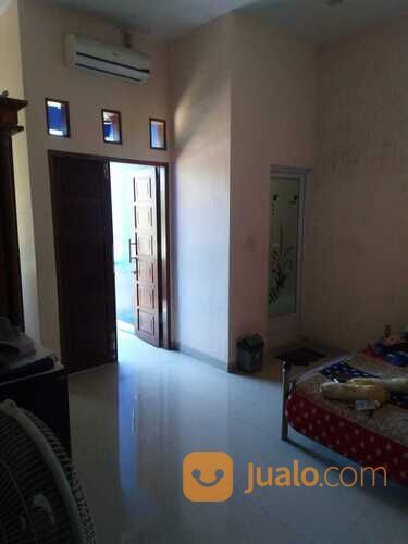 Rumah 3 lantai jl. Poros Dg. Tata lama.