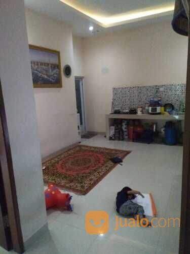 Rumah 3 lantai jl. Poros Dg. Tata lama.