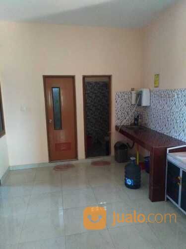 Rumah 3 lantai jl. Poros Dg. Tata lama.