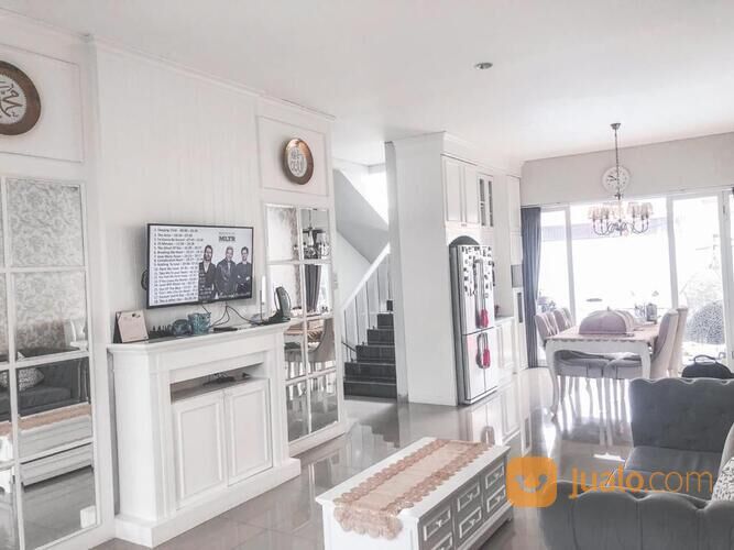 rumah full furniture ada kolam renang. Di Jagakarsa, Jakarta Selatan.