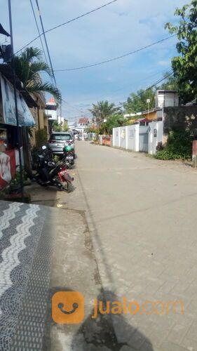 Rumah 3 lantai jl. Poros Dg. Tata lama.