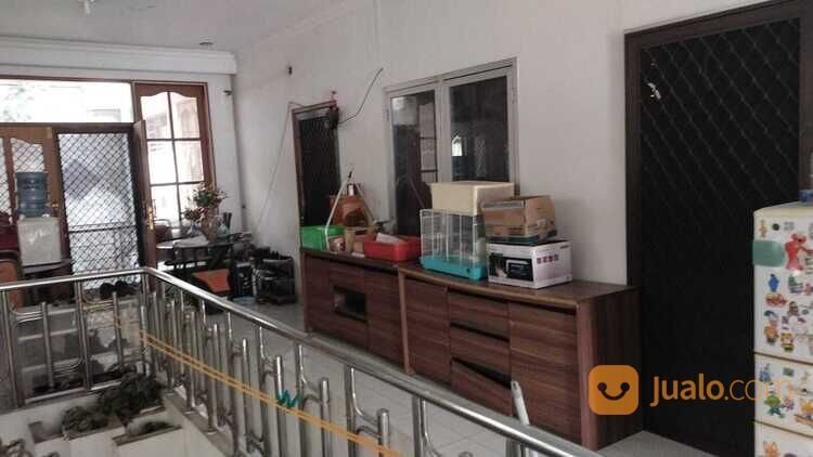 Rumah Mewah Kawasan Perumahan Dharmahusada Indah Tengah