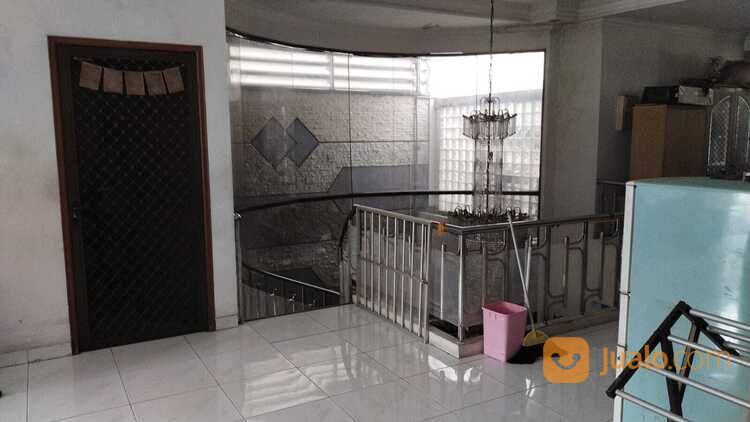 Rumah Mewah Kawasan Perumahan Dharmahusada Indah Tengah