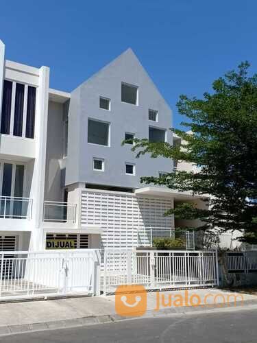 Rumah Royal Residence Canal Park Best View Depan Taman & Danau