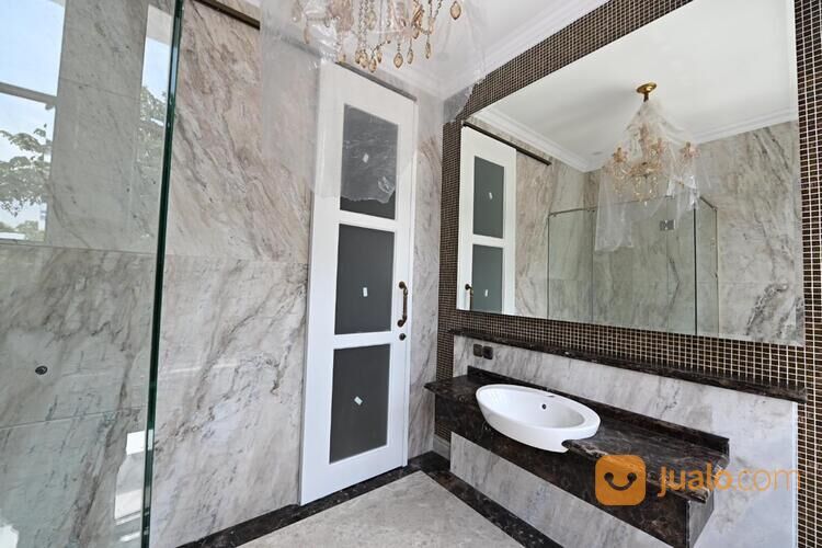 Rumah Mewah di Lokasi Elit Pondok Indah