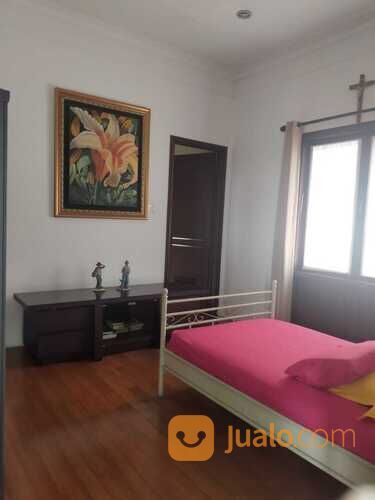 Rumah Townhouse dekat Pejaten Village Mall Jakarta Selatan