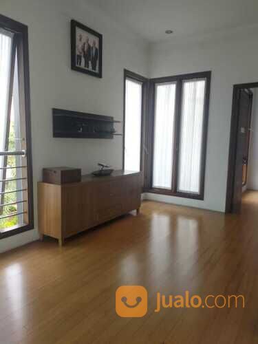 Rumah Townhouse dekat Pejaten Village Mall Jakarta Selatan