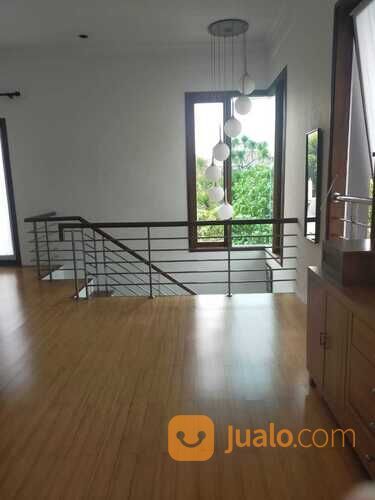Rumah Townhouse dekat Pejaten Village Mall Jakarta Selatan