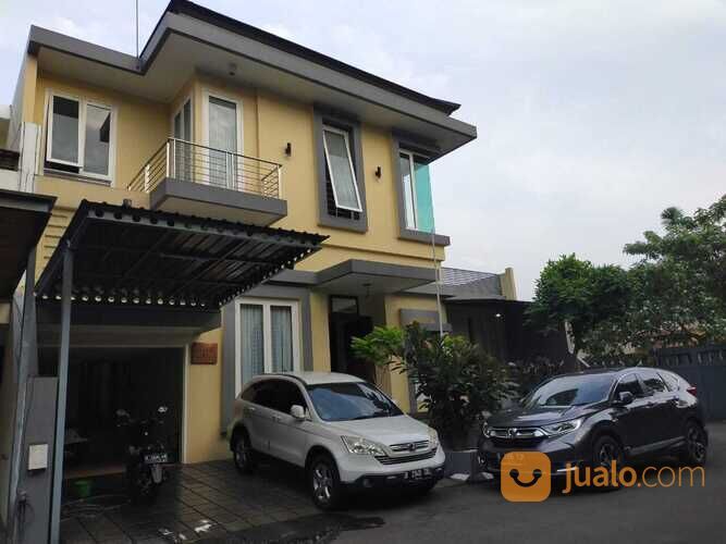 Rumah Townhouse dekat Pejaten Village Mall Jakarta Selatan