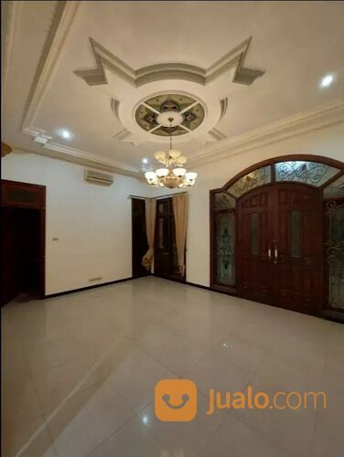 Rumah Bukit Darmo Golf Surabaya plus Kolam Renang + GOLF view Dekat Graha Famili , Pakuwon Mall