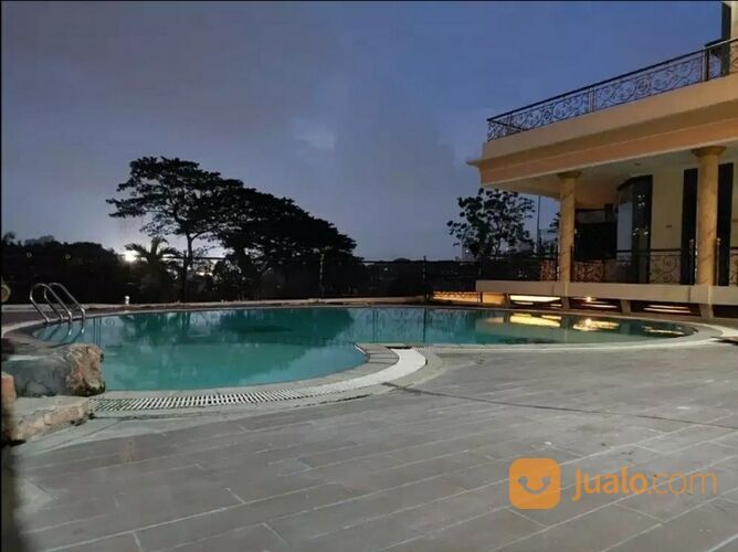 Rumah Bukit Darmo Golf Surabaya plus Kolam Renang + GOLF view Dekat Graha Famili , Pakuwon Mall
