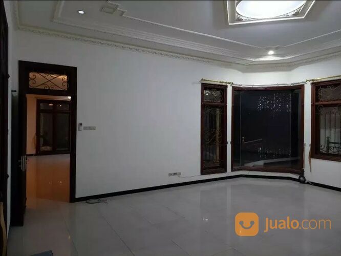 Rumah Bukit Darmo Golf Surabaya plus Kolam Renang + GOLF view Dekat Graha Famili , Pakuwon Mall