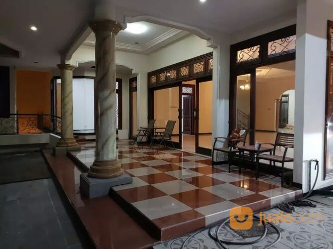 Rumah Bukit Darmo Golf Surabaya plus Kolam Renang + GOLF view Dekat Graha Famili , Pakuwon Mall