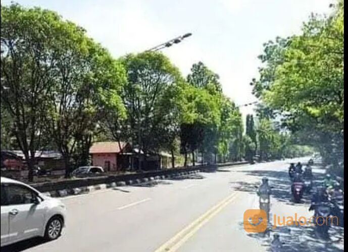 Tanah di jln Brigjen slamet riyadi solo