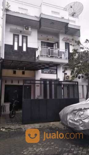 Rumah 3 Lantai Daerah Jalan Ikan Ikan Blimbing Malang