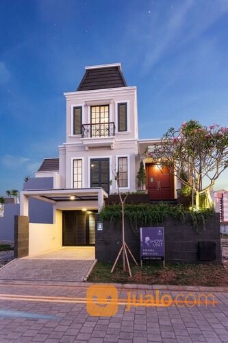 Rumah Mewah Elegan 3 Lantai Perumahan Elite di Surabaya Timur