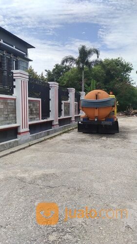 Mobil tinja sedot WC