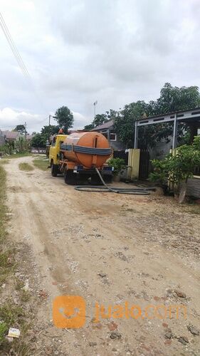 Mobil tinja sedot WC