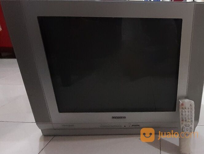 TV Tabung 21' merk Samsung Layar Flat Kondisi Hidup/Nyala