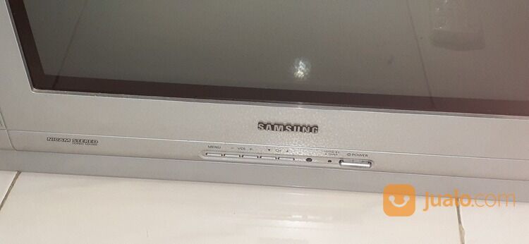 TV Tabung 21' merk Samsung Layar Flat Kondisi Hidup/Nyala