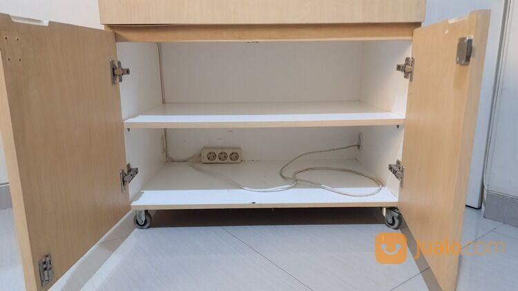 ETALASE Bekas Siap Pakai Untuk Usaha Toko Dan Segala Usaha