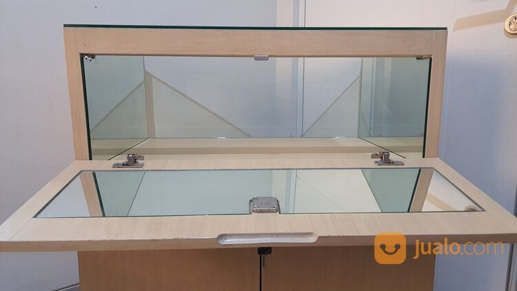 ETALASE Bekas Siap Pakai Untuk Usaha Toko Dan Segala Usaha