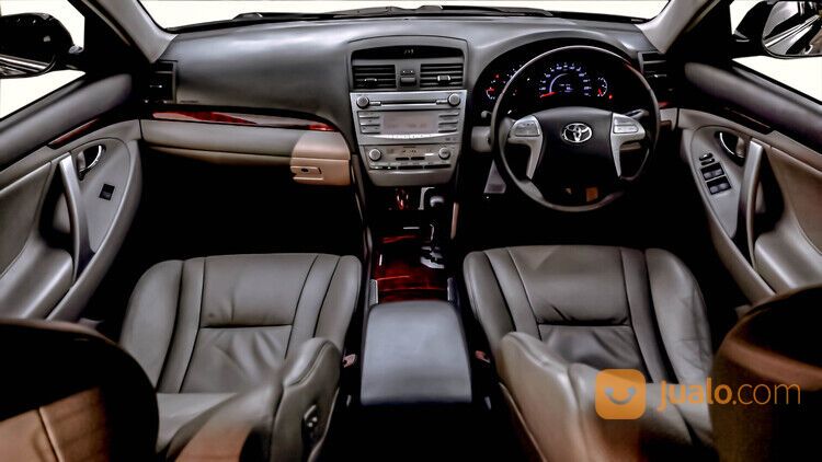 Toyota Camry 2.4 V AT 2010 Hitam