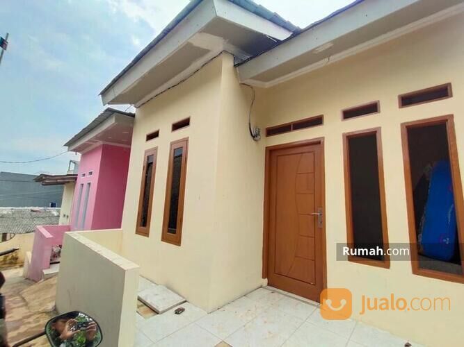 Rumah baru, strategis bebas banjir lingkungan asri